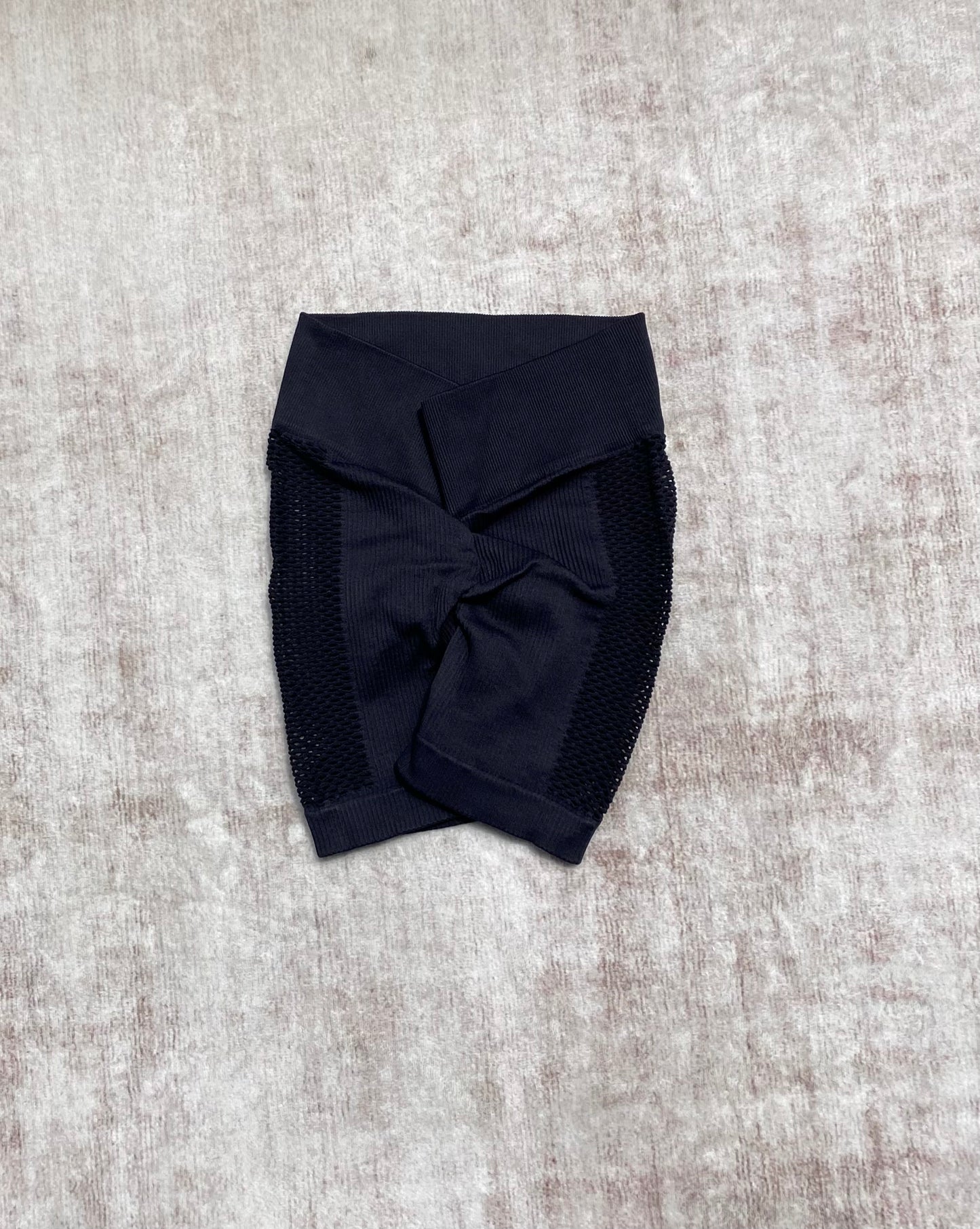 SHORT BUCOS LATERALES CON PUSH PREMIUM