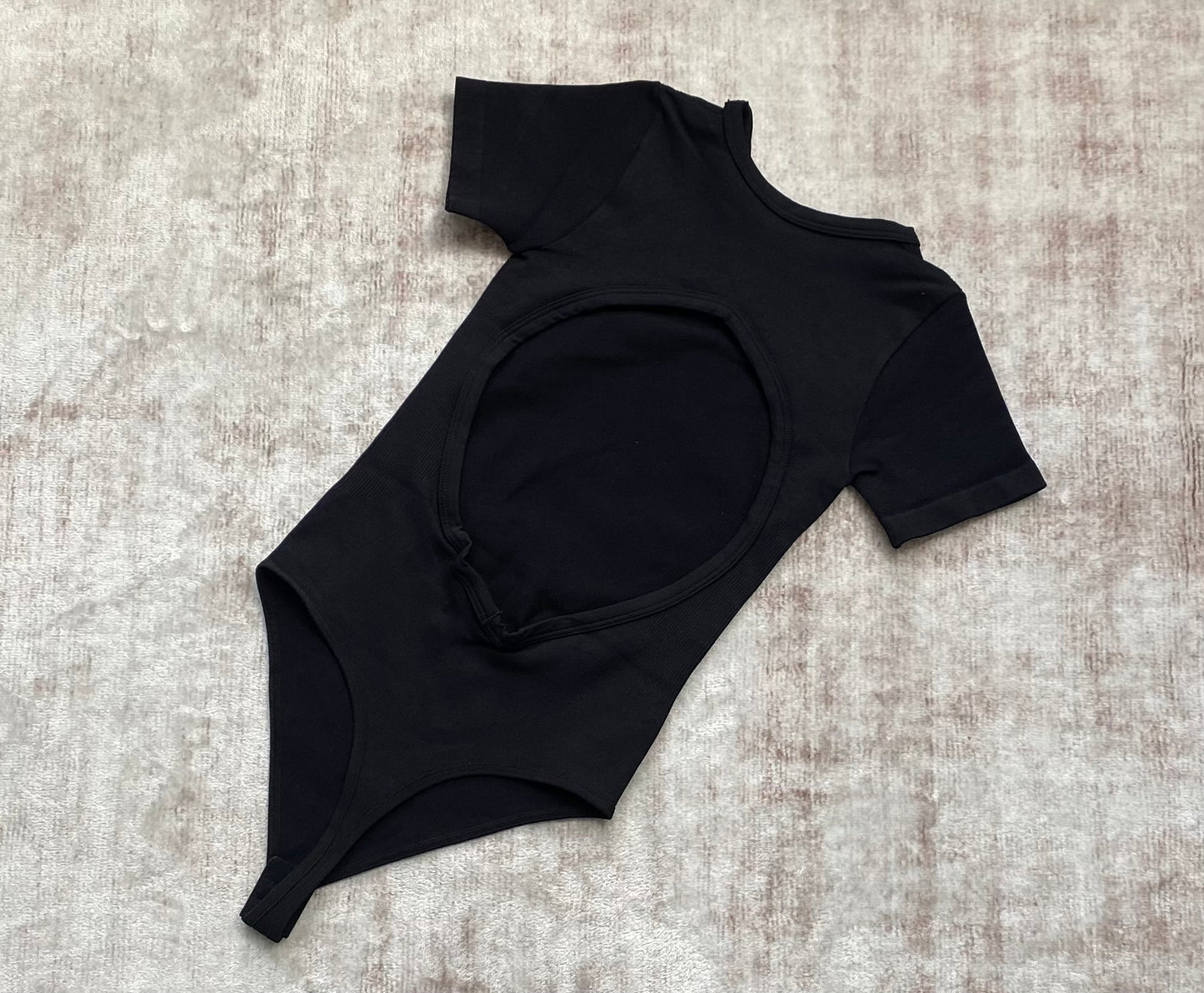 BODY MANGA CORTA ESCOTE