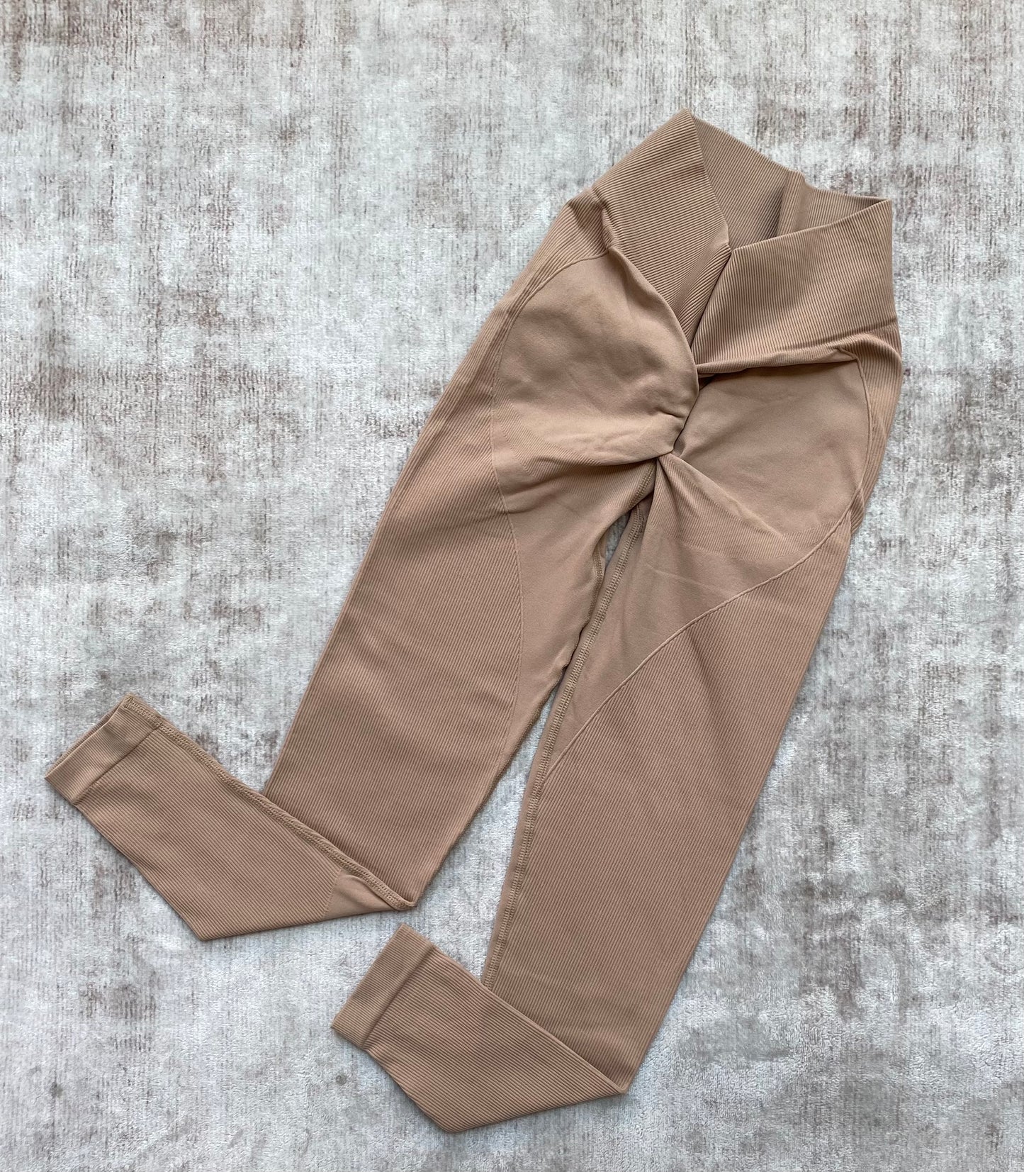 LEGGINS LISO CON PUSH PREMIUM