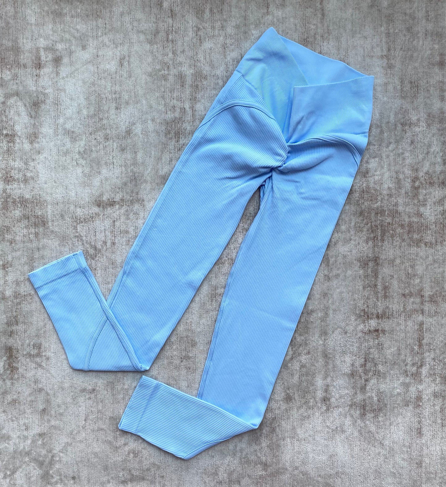 LEGGINS RIB SESGO CON PUSH