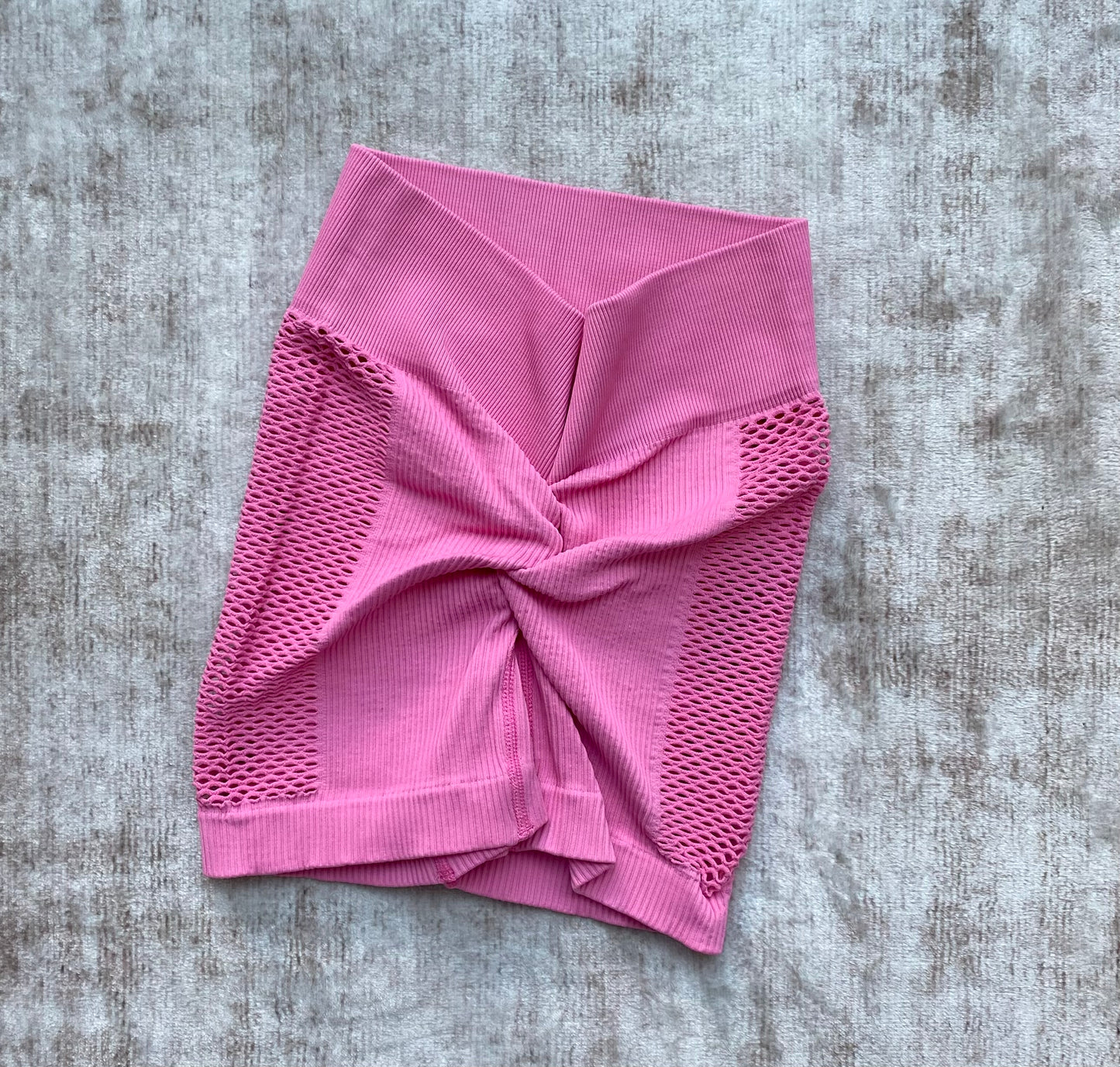 SHORT BUCOS LATERALES CON PUSH PREMIUM