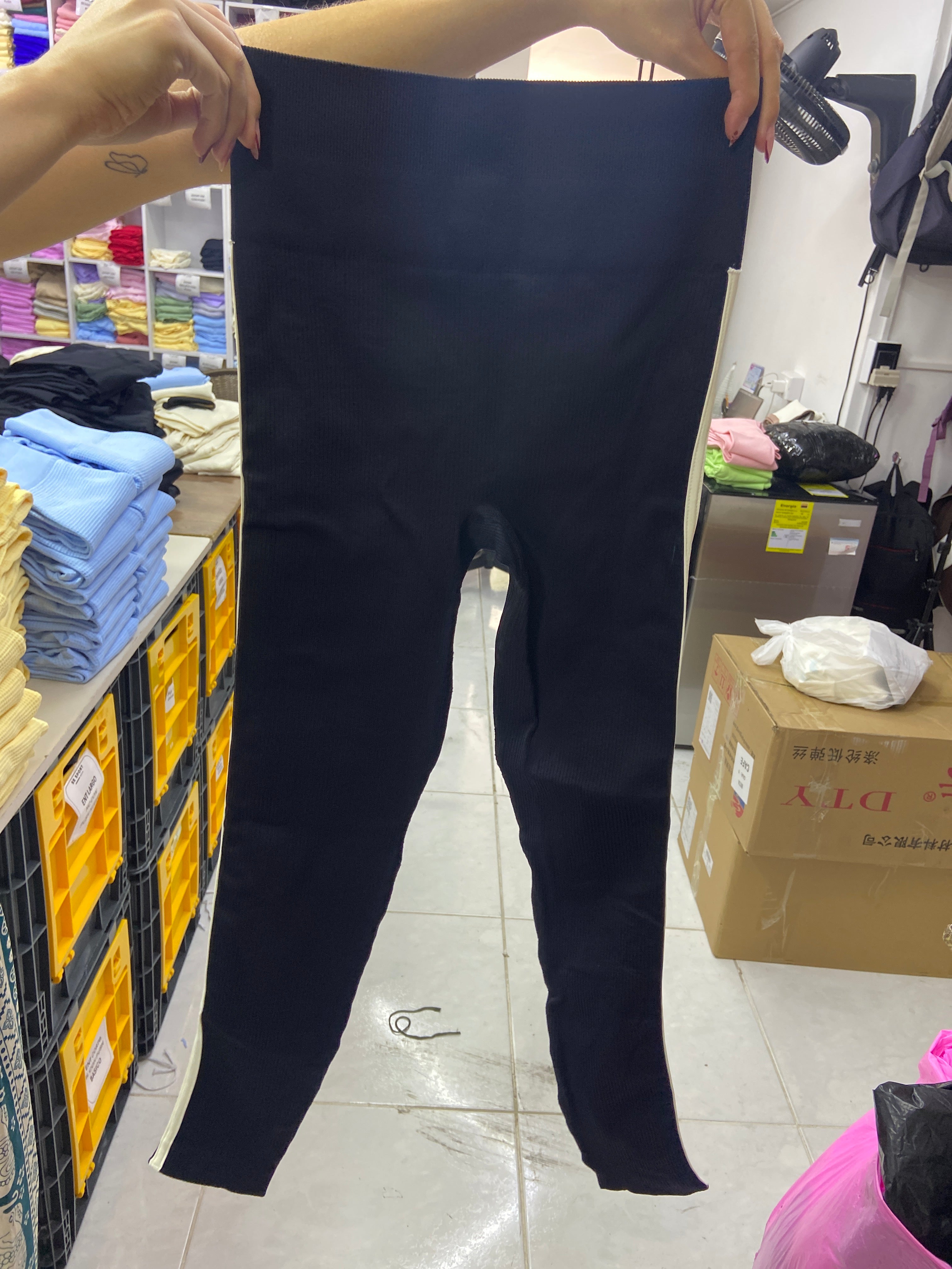 LEGGINS SESGO LATERAL SIN PUSH