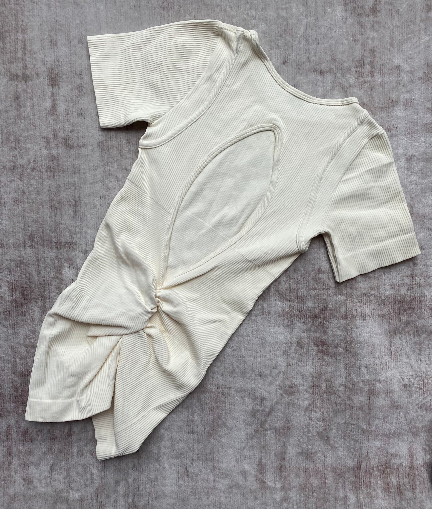 ENTERIZO CORTO MANGA CORTA SESGO LATERAL PREMIUM