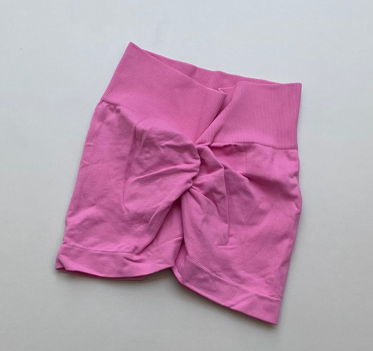 SHORT LISO CON PUSH UP