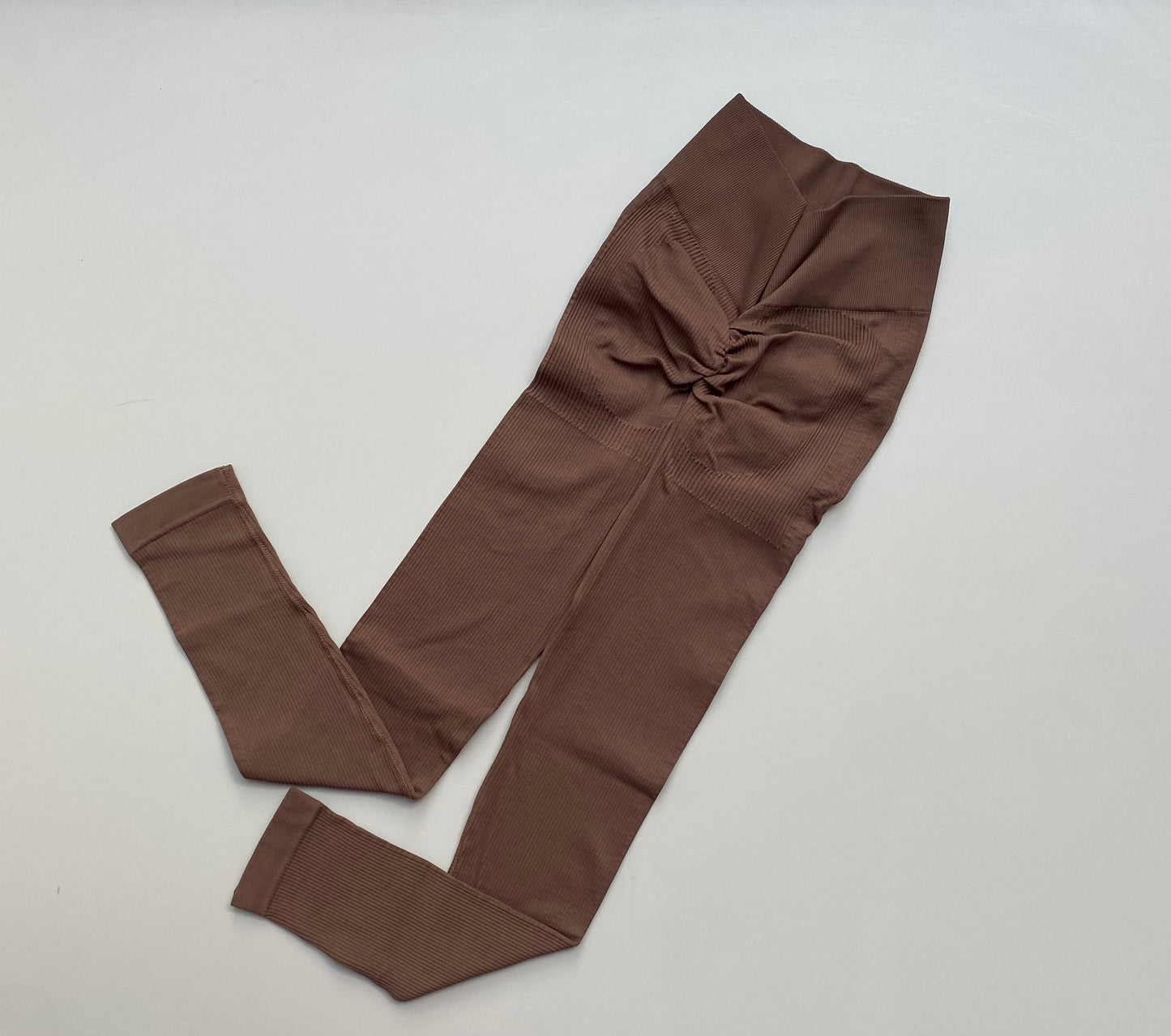 LEGGINS ACANALADO CON PUSH PREMIUM