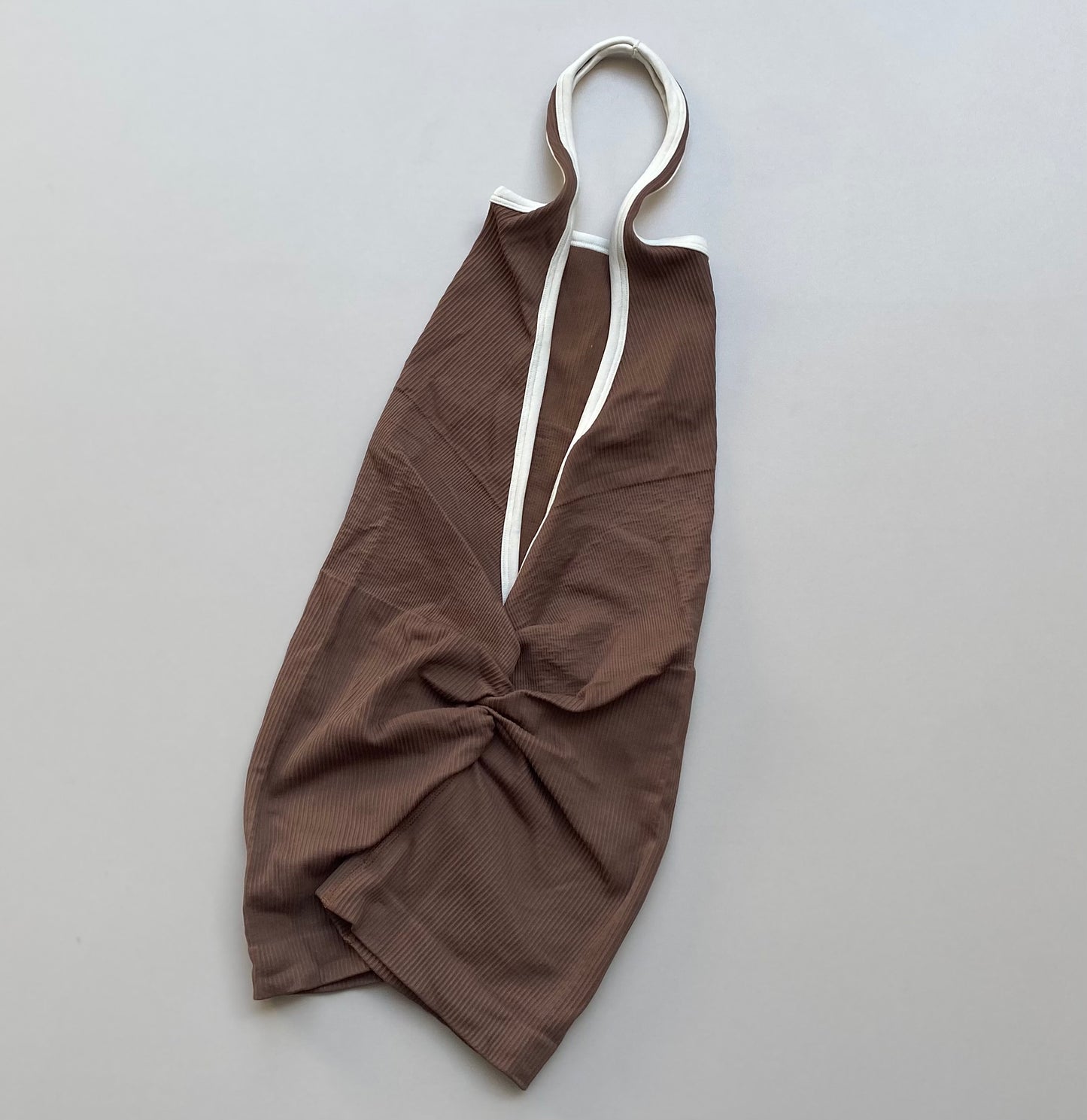 ENTERIZO HALTER CORTO SESGO PREMIUM