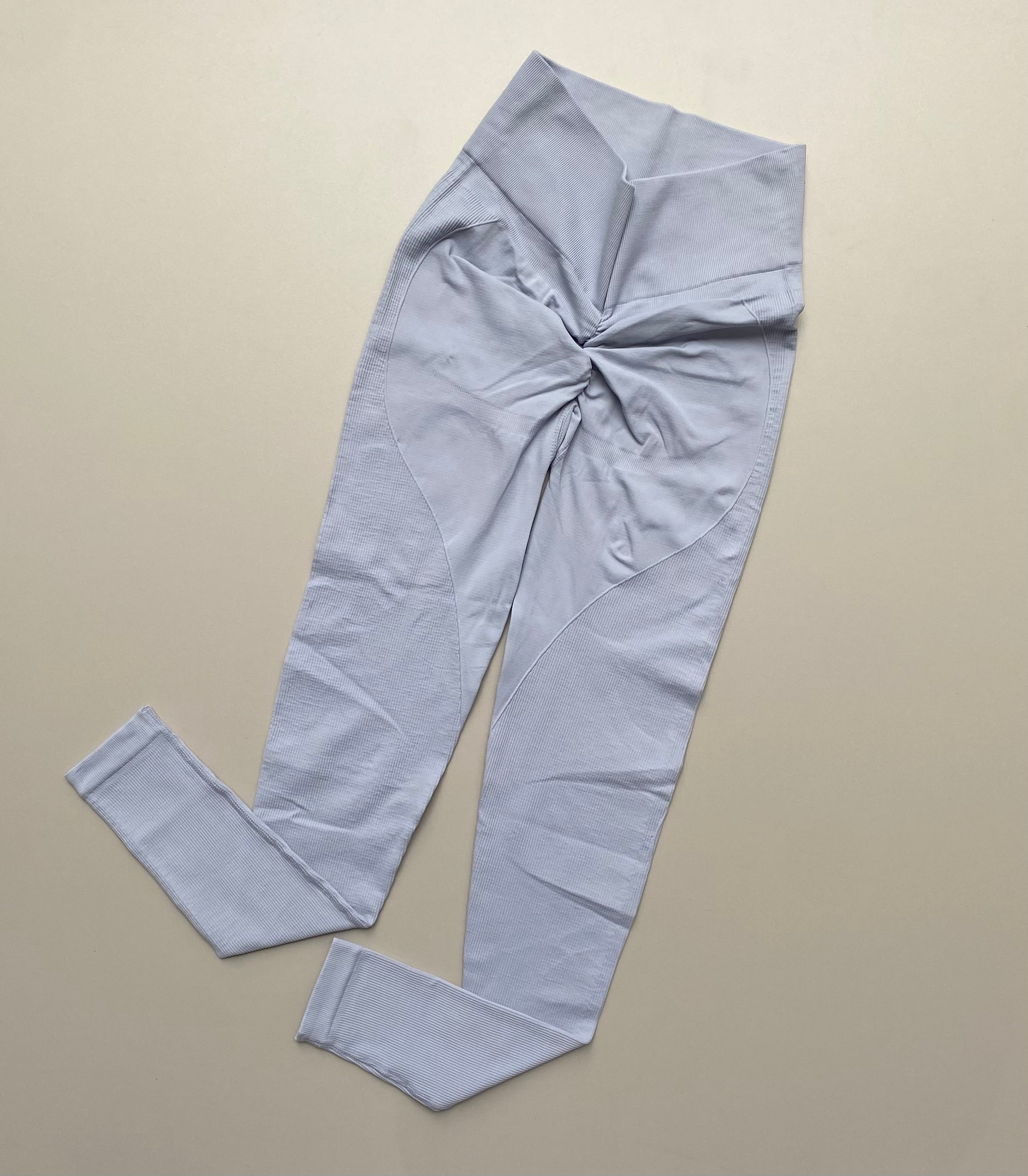 LEGGINS LISO CON PUSH PREMIUM