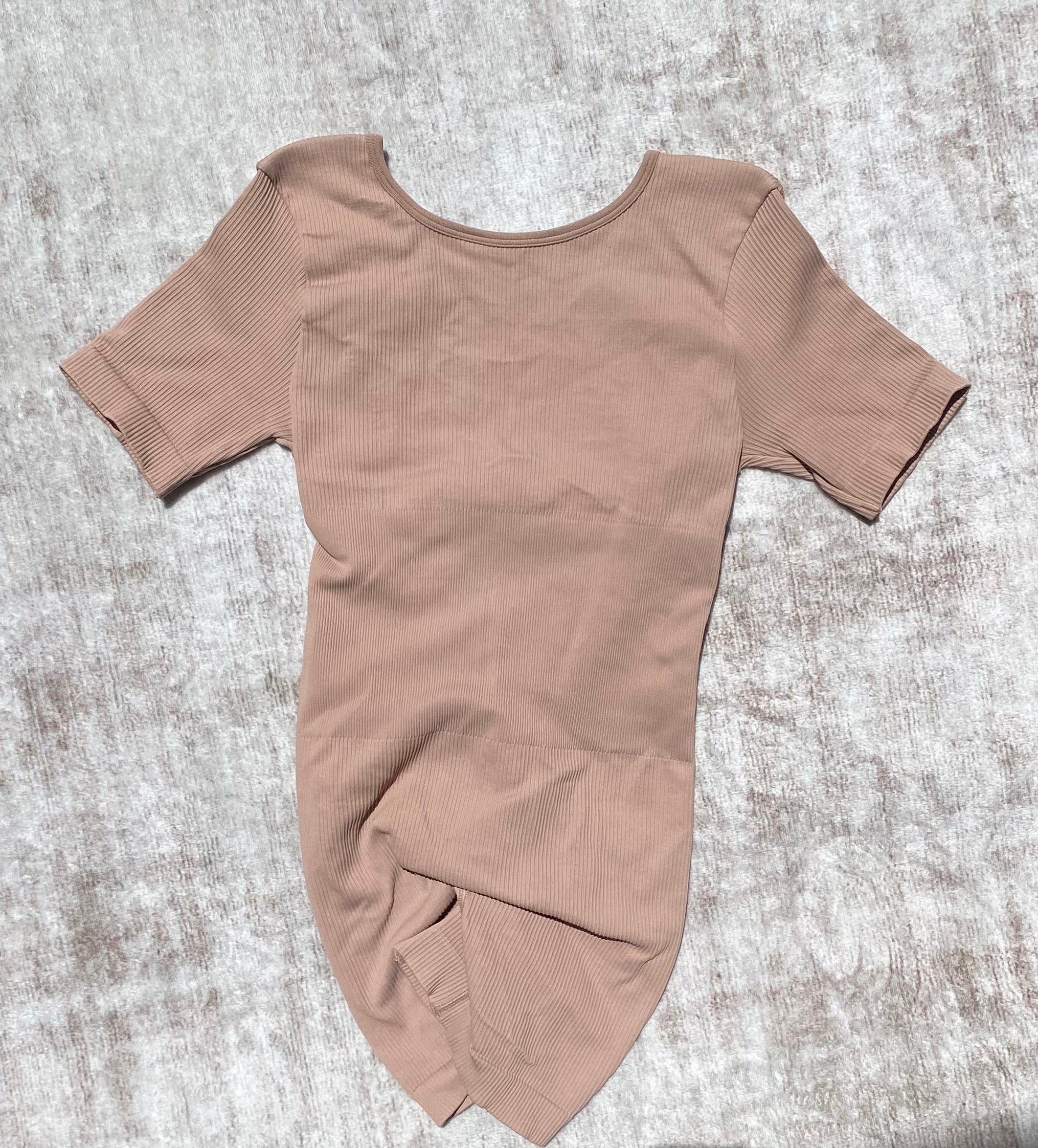 ENTERIZO CORTO MANGA CORTA EN H