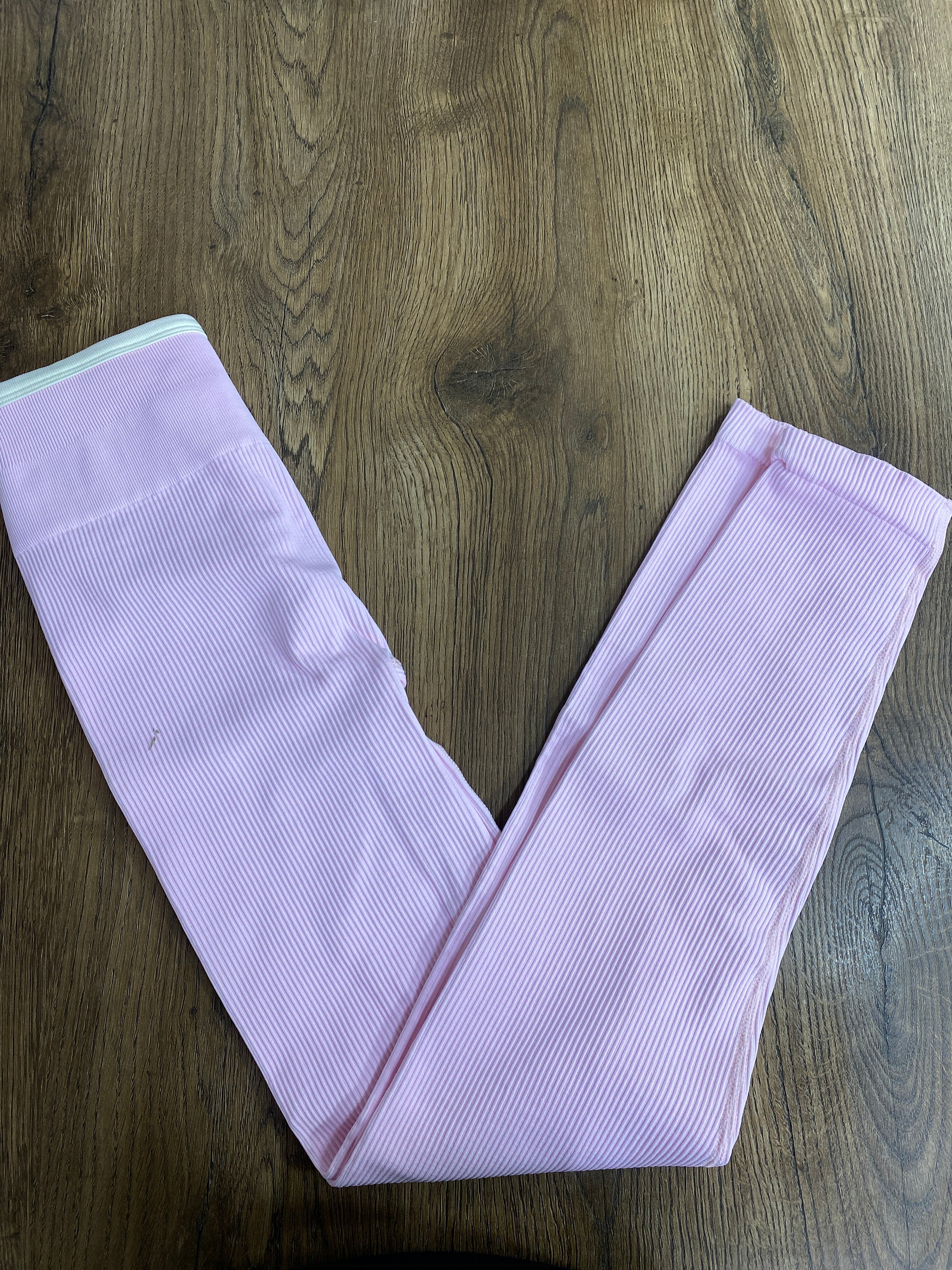 LEGGINS RIB SESGO CON PUSH PREMIUM