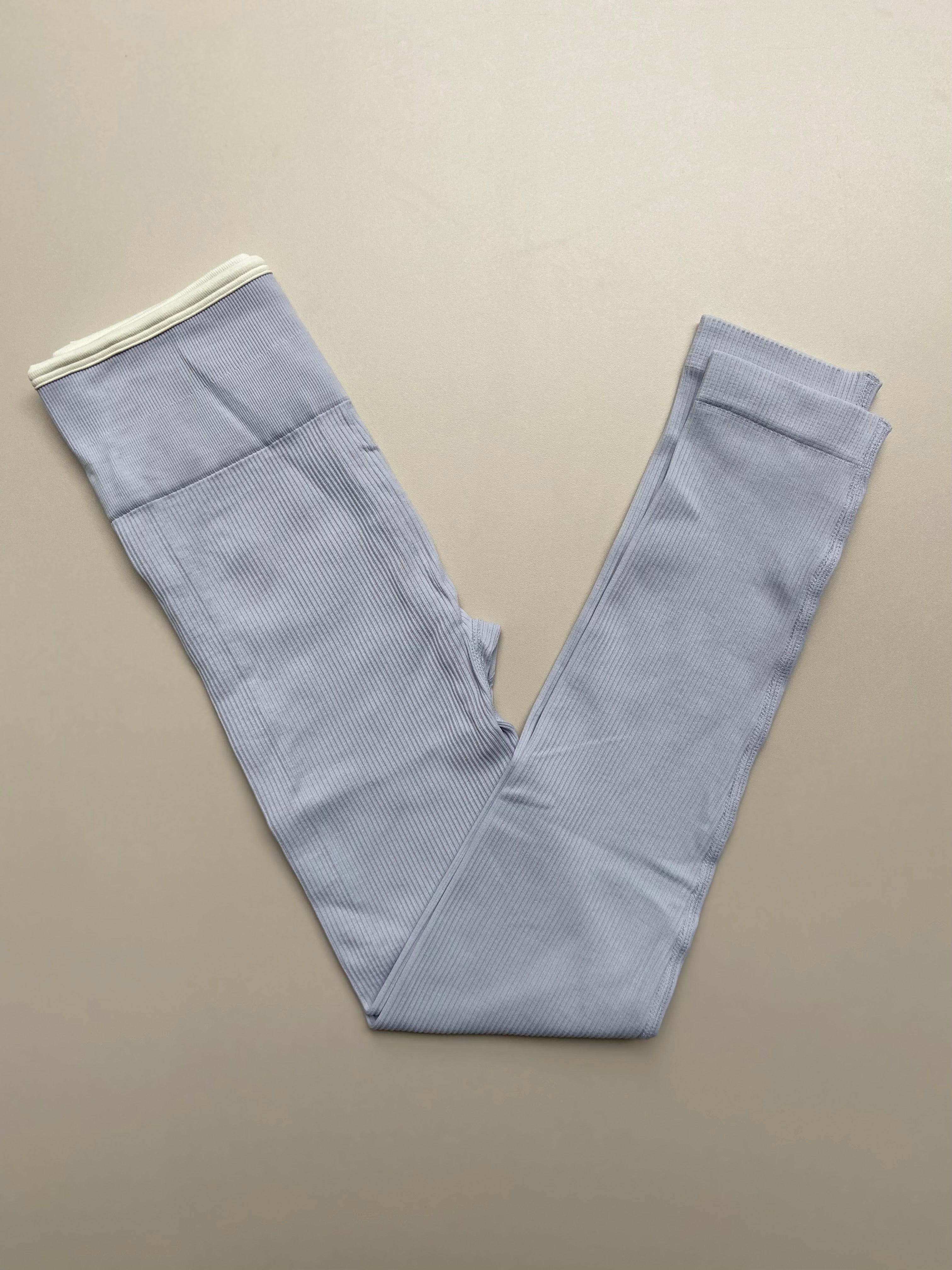 LEGGINS RIB SESGO SIN PUSH PREMIUN