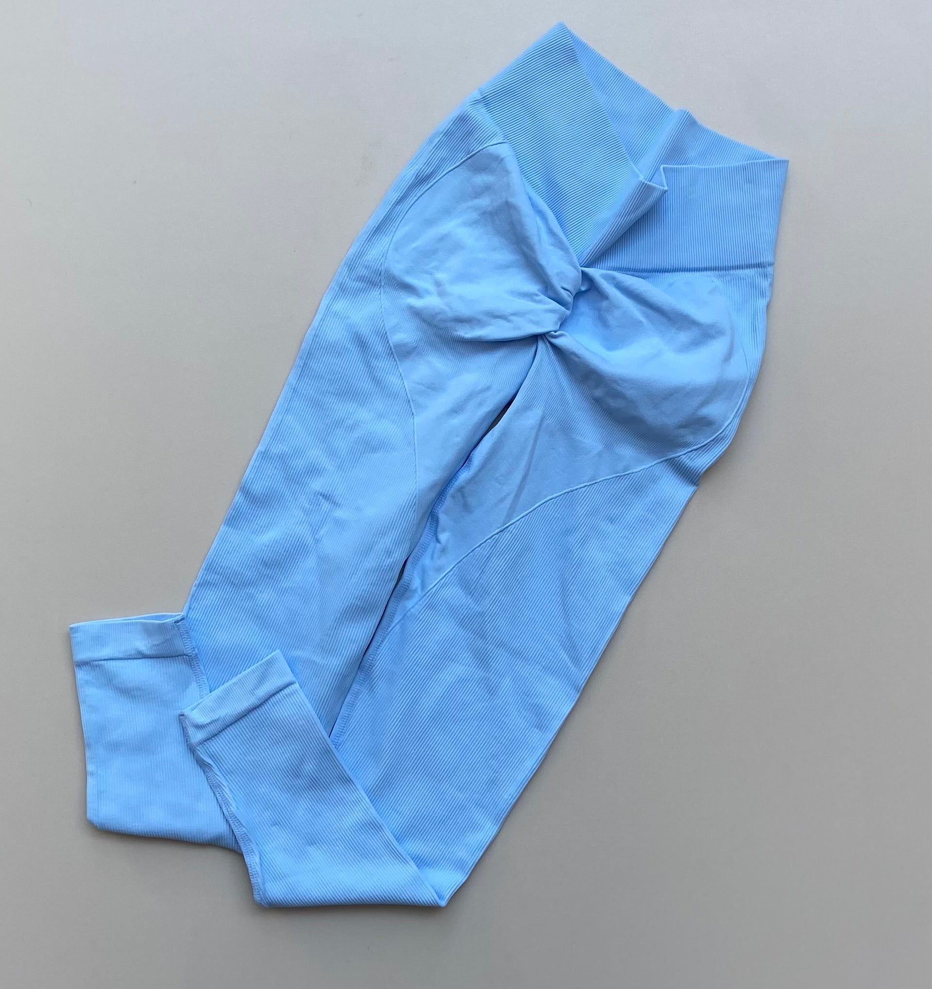 LEGGINS LISO CON PUSH PREMIUM