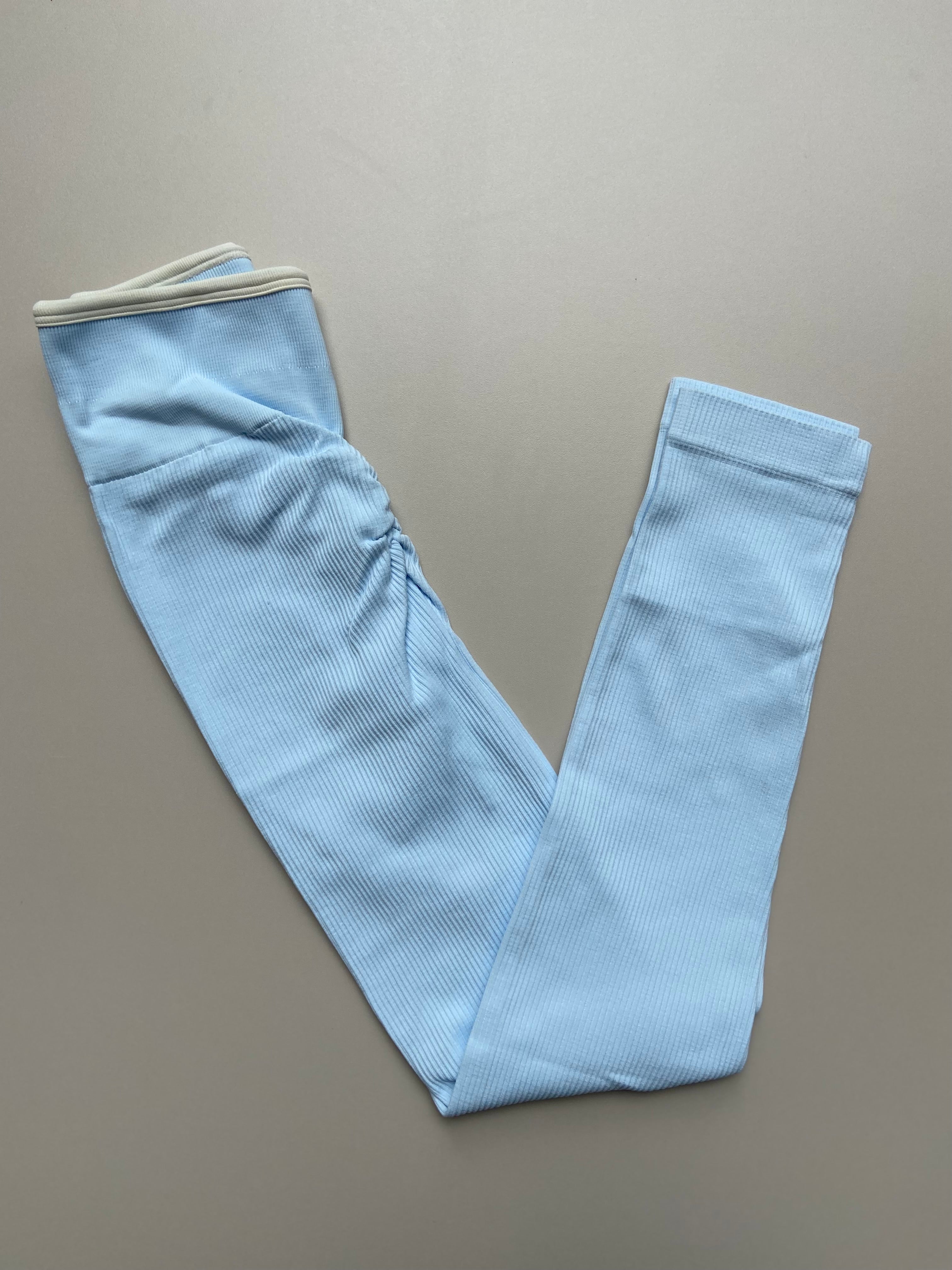 LEGGINS RIB SESGO CON PUSH PREMIUM