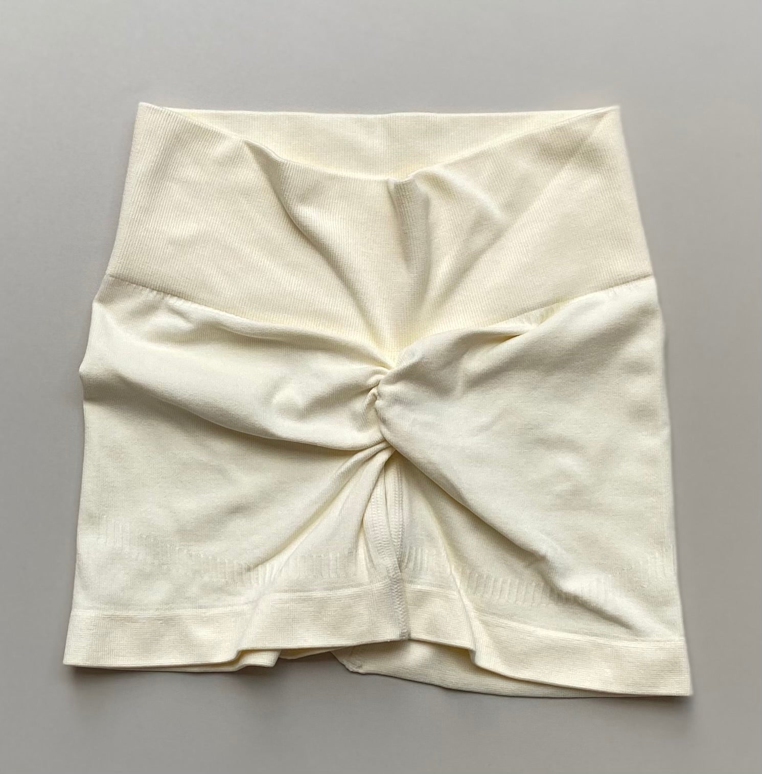SHORT LISO CON PUSH