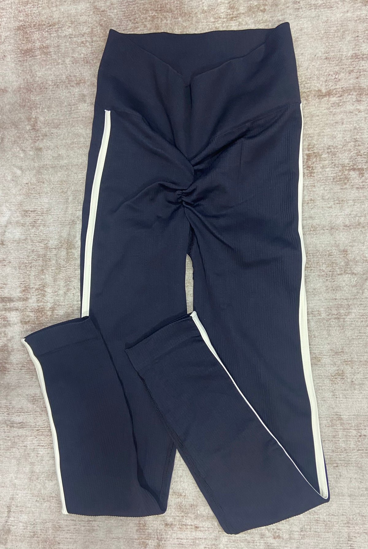LEGGINS RIB SESGO LATERAL CON PUSH