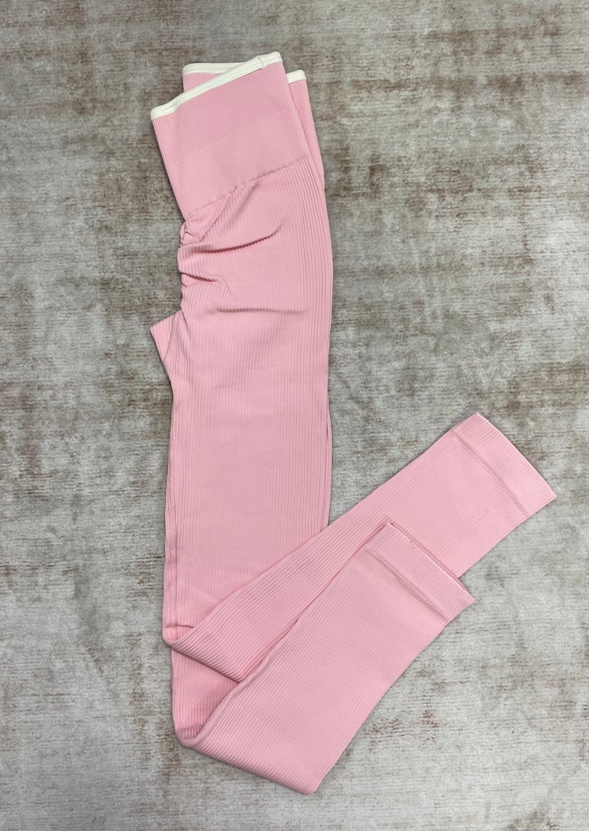 LEGGINS RIB SESGO CON PUSH PREMIUM