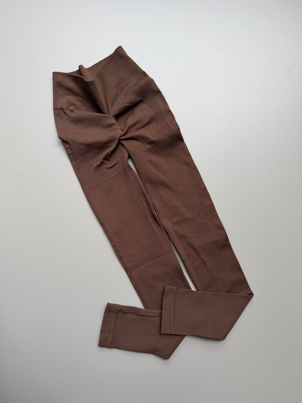 LEGGINS ACANALADO CON PUSH PREMIUM