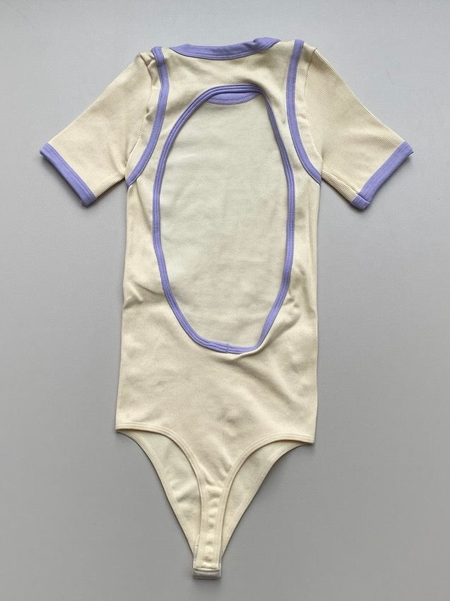 BODY MANGA CORTA SESGO LATERAL PREMIUM