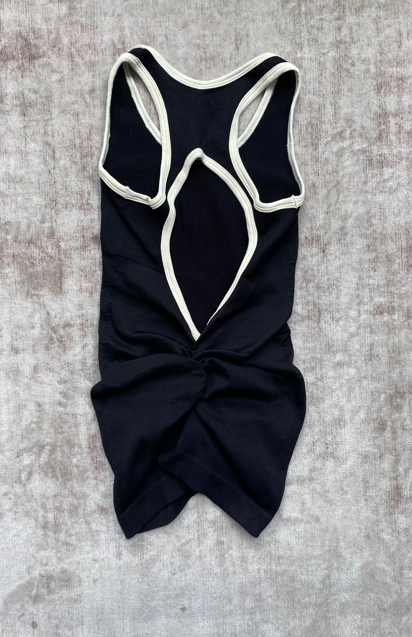 ENTERIZO CORTO EN T PREMIUM