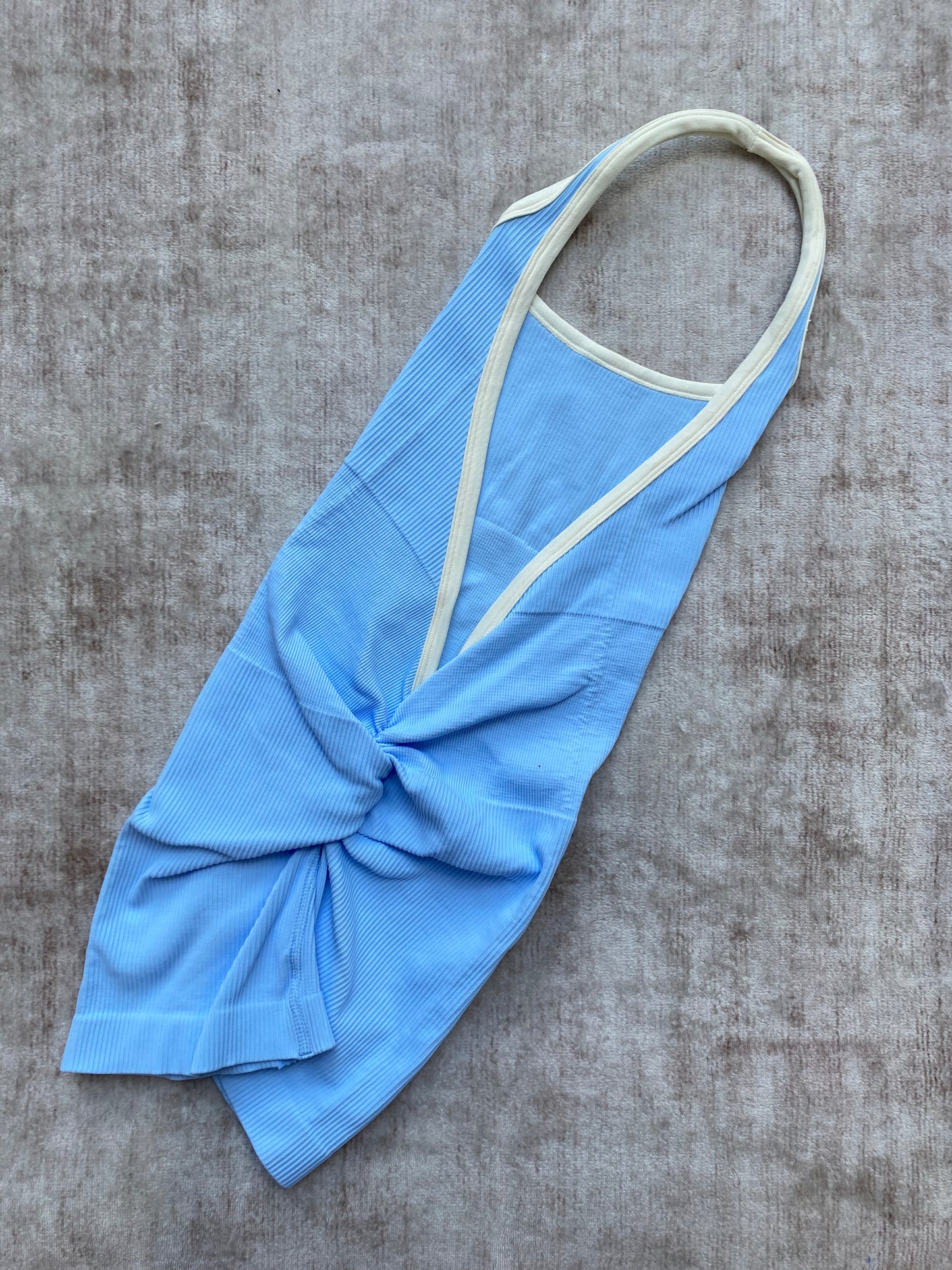 ENTERIZO HALTER CORTO SESGO PREMIUM