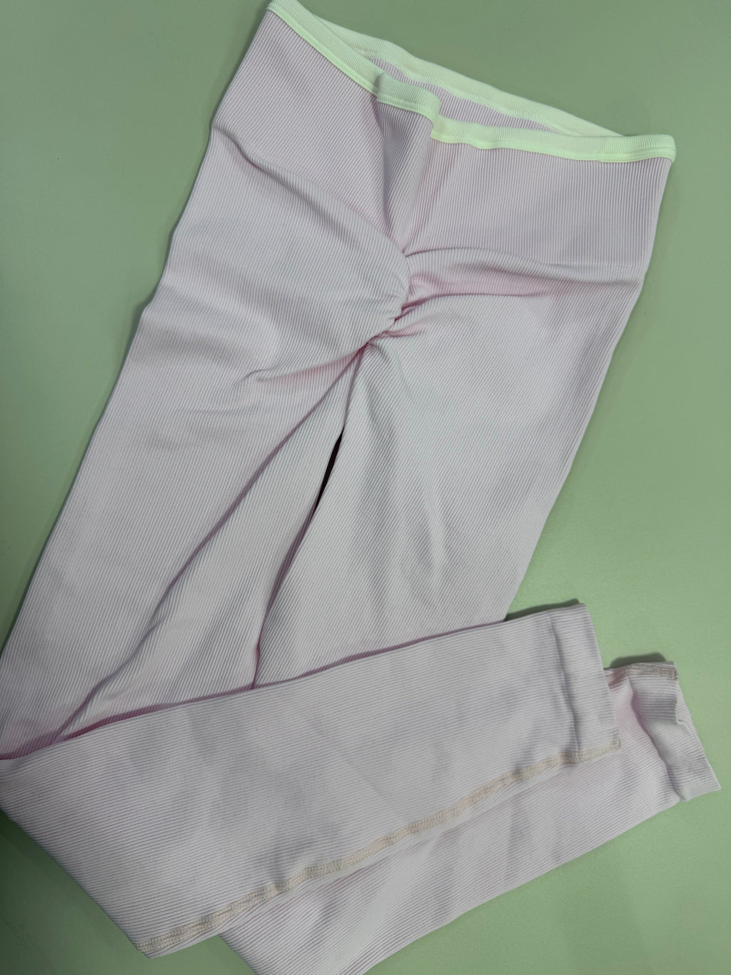 LEGGINS ACANALADO CON PUSH PREMIUM